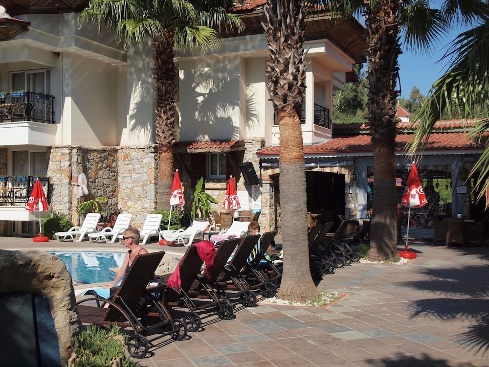 Sun Blue Apart Hotel İçmeler Exterior photo