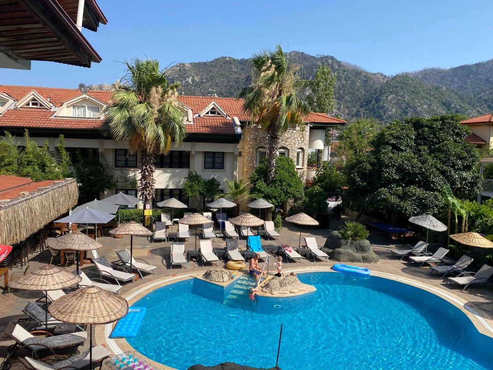 Sun Blue Apart Hotel İçmeler Exterior photo