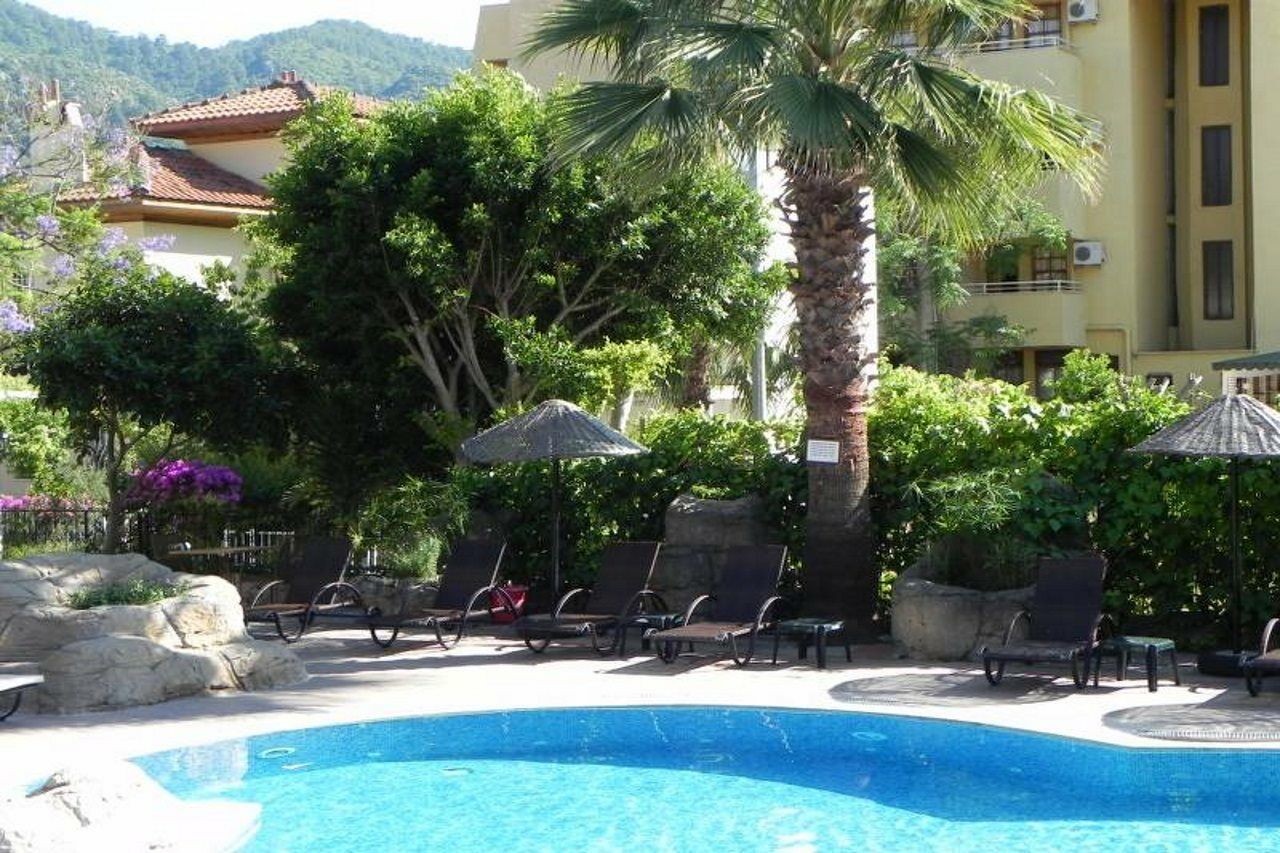 Sun Blue Apart Hotel İçmeler Exterior photo